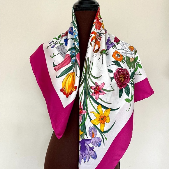 Display # 2 Gucci Scarf Flora Print Multicolor Pink Border Silk Wrap - Picture 6 of 14